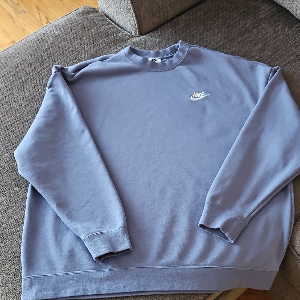 Nike Woman Lavender Crewneck Sweater